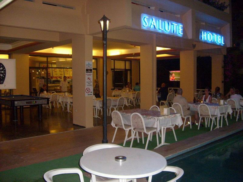 Salute Hotel 말마리스 외부 사진